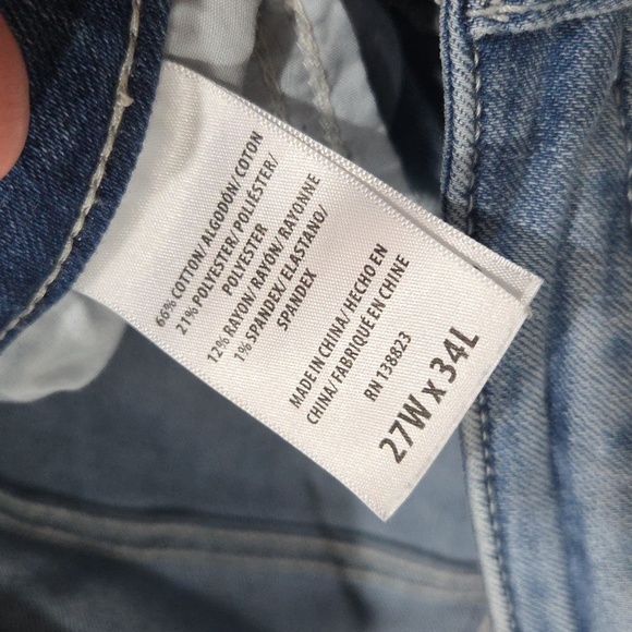 Shyanne Womans Mid Rise Super Flare Tulup Jeans, Size 27x34 - Picture 5 of 5